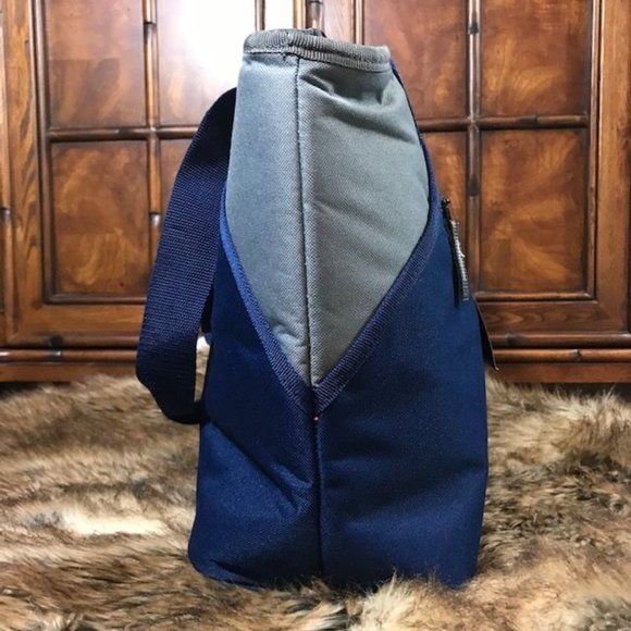 New England Patriots Embroidered Insulated Tote Cooler and 5 Pack Click Pen Set - Picture 6 of 16